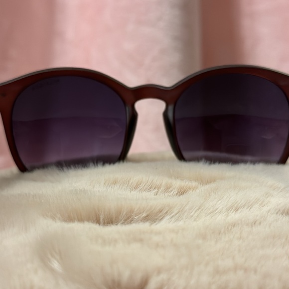 Tommy Hilfiger Dream WP OL453 Round Sunglasses - Picture 5 of 9